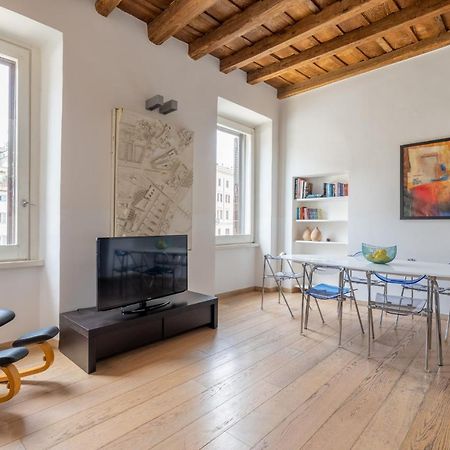 Modern Apartment In Campo De Fiori โรม ภายนอก รูปภาพ