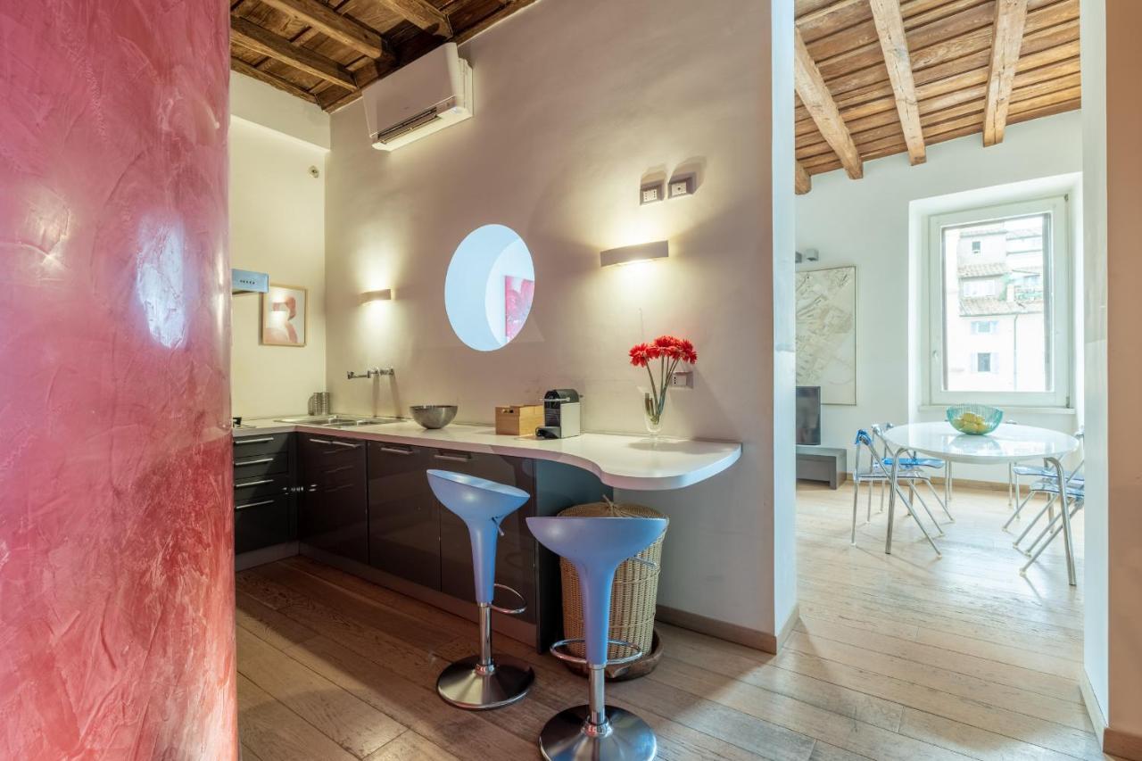 Modern Apartment In Campo De Fiori โรม ภายนอก รูปภาพ