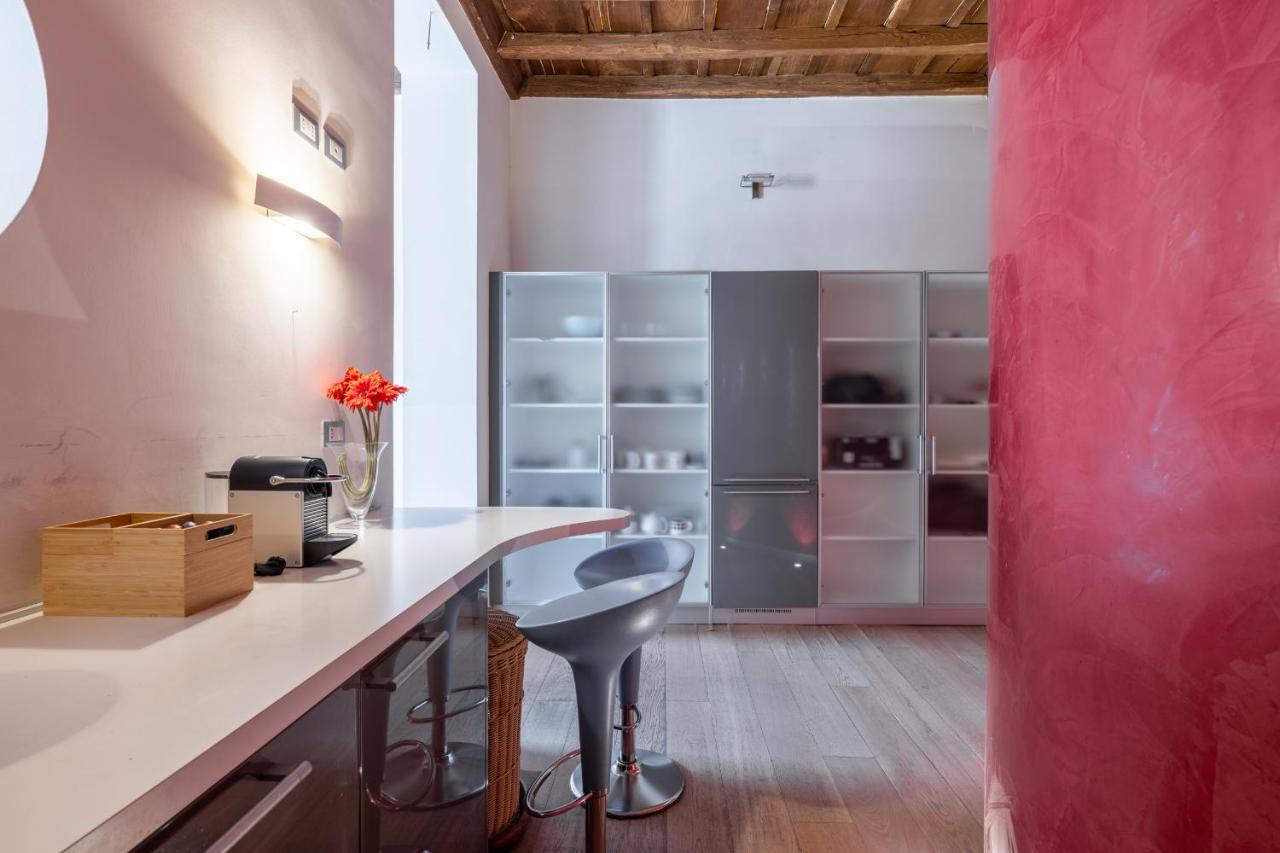 Modern Apartment In Campo De Fiori โรม ภายนอก รูปภาพ